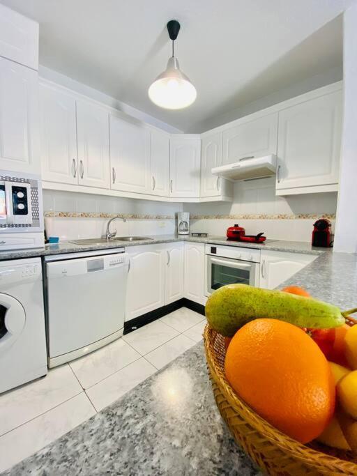 Comfy Home With Large Terrace Five Minutes From Ocean Лос-Крістіанос Екстер'єр фото