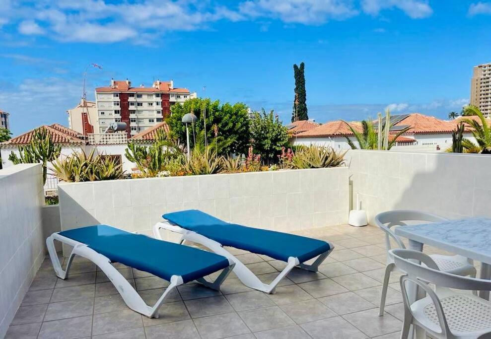 Comfy Home With Large Terrace Five Minutes From Ocean Лос-Крістіанос Екстер'єр фото